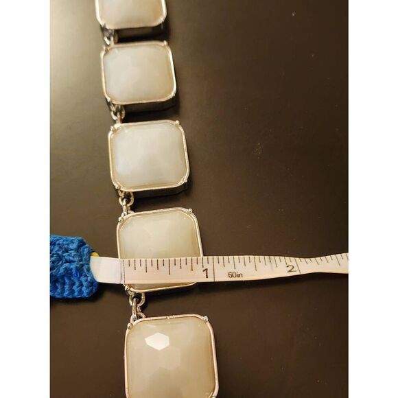 Ann Taylor chunky square light green statement necklace - Picture 6 of 6